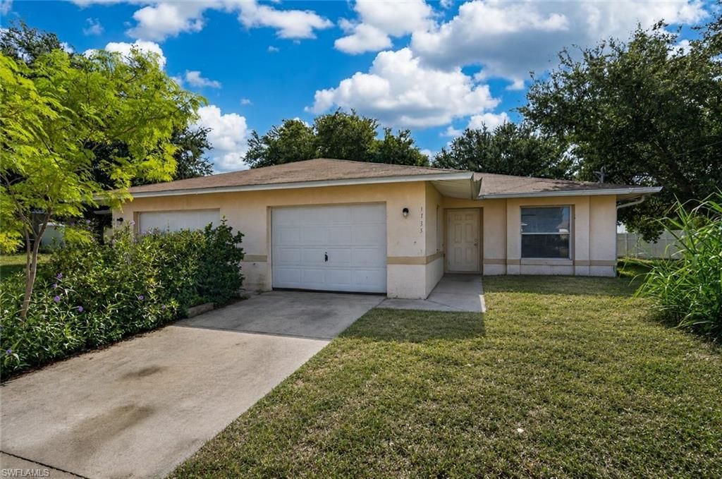 1133/1135 Gordon AVE S, LEHIGH ACRES, FL 33973 — photo 2