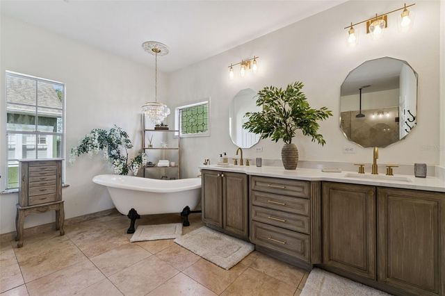 637 LAKE HARBOR CIRCLE, Orlando, FL 32809