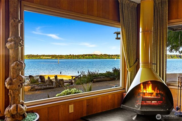 4736 Cooper Point Road NW, Olympia, WA 98502