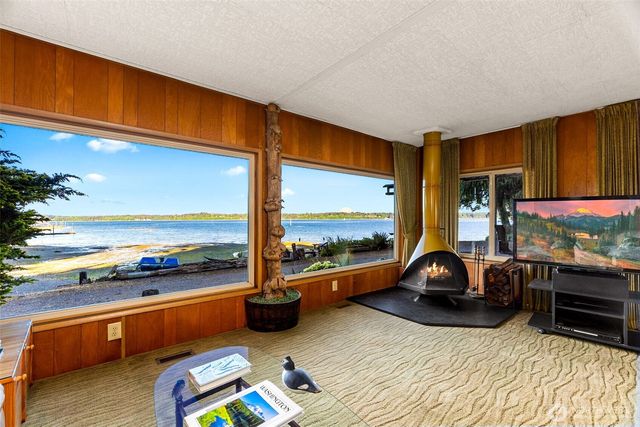 4736 Cooper Point Road NW, Olympia, WA 98502