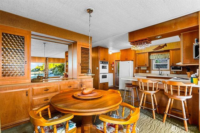 4736 Cooper Point Road NW, Olympia, WA 98502