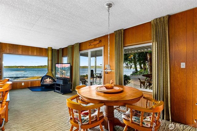 4736 Cooper Point Road NW, Olympia, WA 98502