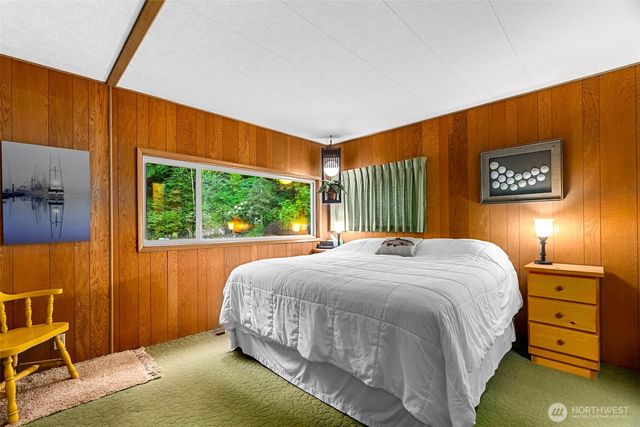 4736 Cooper Point Road NW, Olympia, WA 98502