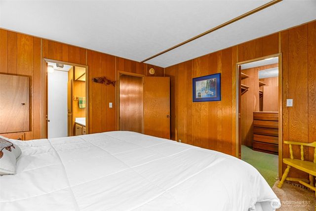 4736 Cooper Point Road NW, Olympia, WA 98502