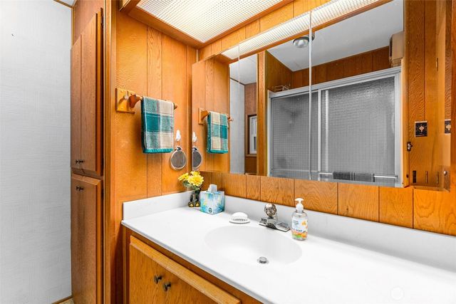 4736 Cooper Point Road NW, Olympia, WA 98502