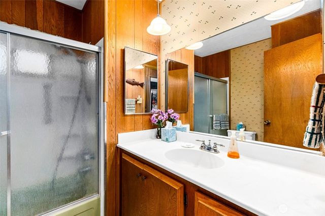 4736 Cooper Point Road NW, Olympia, WA 98502