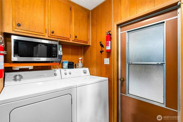 4736 Cooper Point Road NW, Olympia, WA 98502