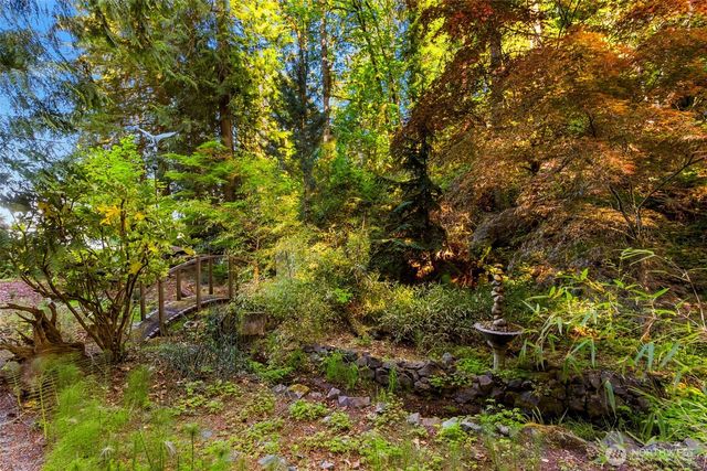 4736 Cooper Point Road NW, Olympia, WA 98502