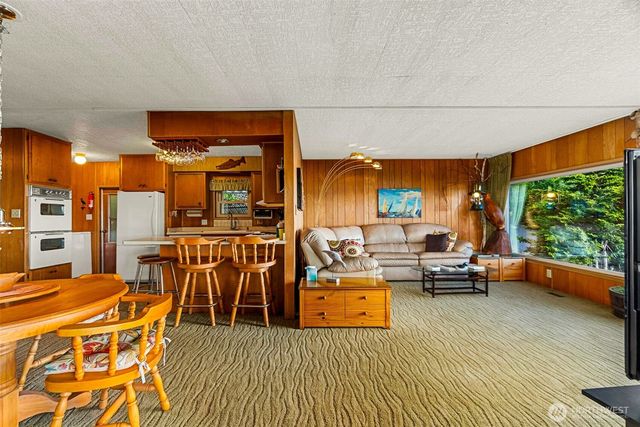 4736 Cooper Point Road NW, Olympia, WA 98502