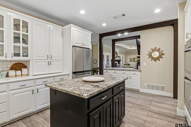 101 Gleneagles Dr, Mt Pleasant, TX 75455