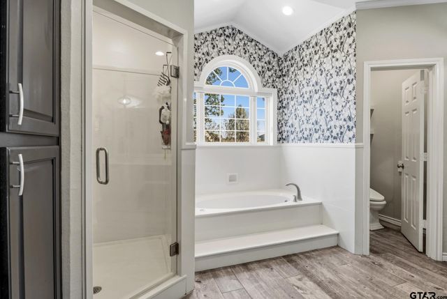 101 Gleneagles Dr, Mt Pleasant, TX 75455