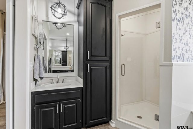 101 Gleneagles Dr, Mt Pleasant, TX 75455