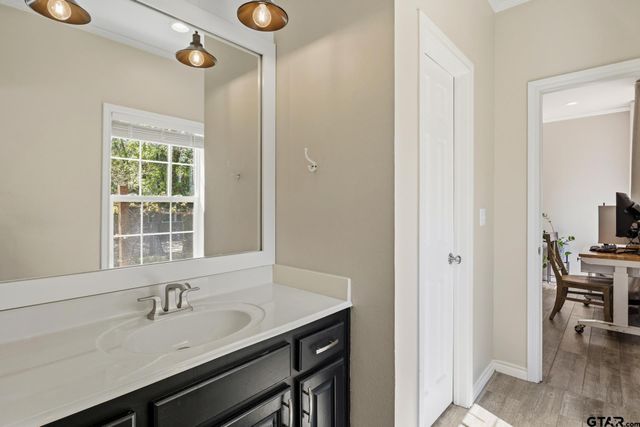 101 Gleneagles Dr, Mt Pleasant, TX 75455