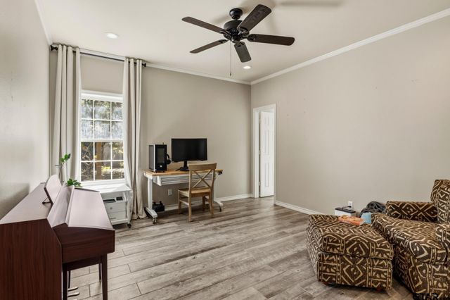 101 Gleneagles Dr, Mt Pleasant, TX 75455