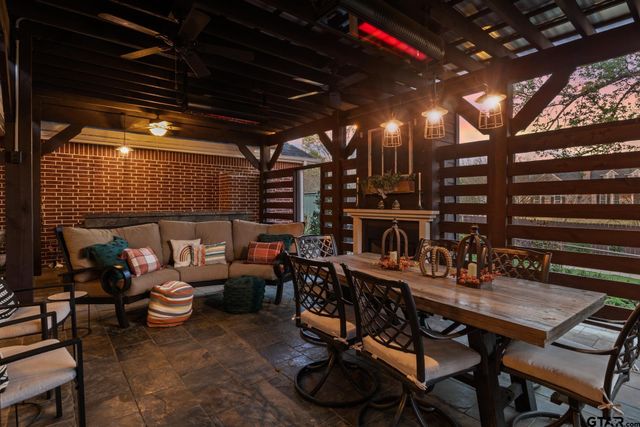 101 Gleneagles Dr, Mt Pleasant, TX 75455