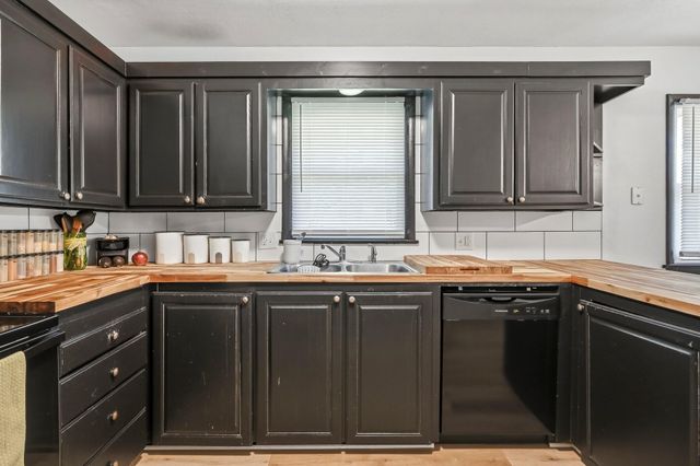 1201 W Edgewood Street, Springfield, MO 65807