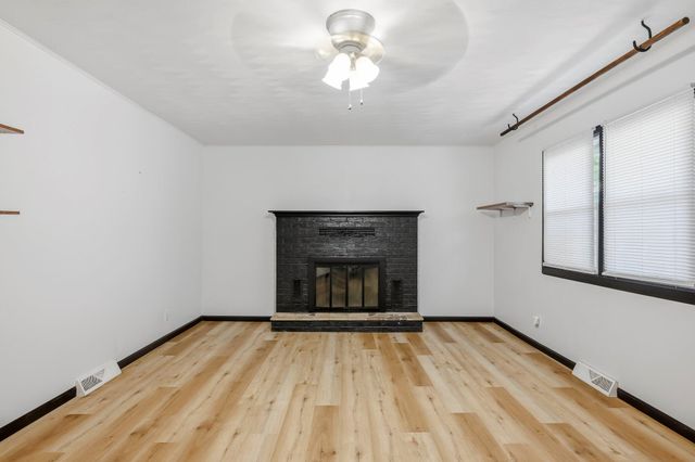 1201 W Edgewood Street, Springfield, MO 65807