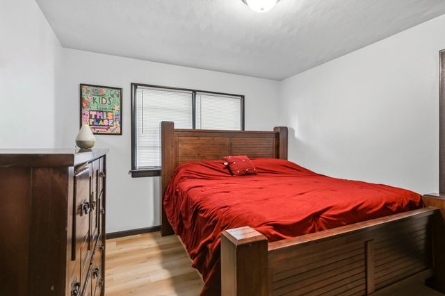 1201 W Edgewood Street, Springfield, MO 65807