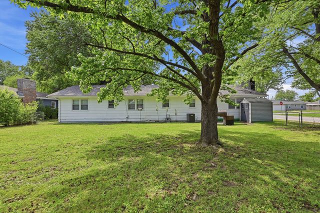 1201 W Edgewood Street, Springfield, MO 65807