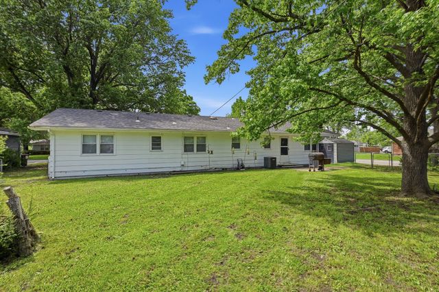 1201 W Edgewood Street, Springfield, MO 65807