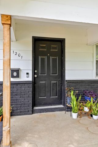 1201 W Edgewood Street, Springfield, MO 65807
