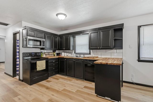1201 W Edgewood Street, Springfield, MO 65807