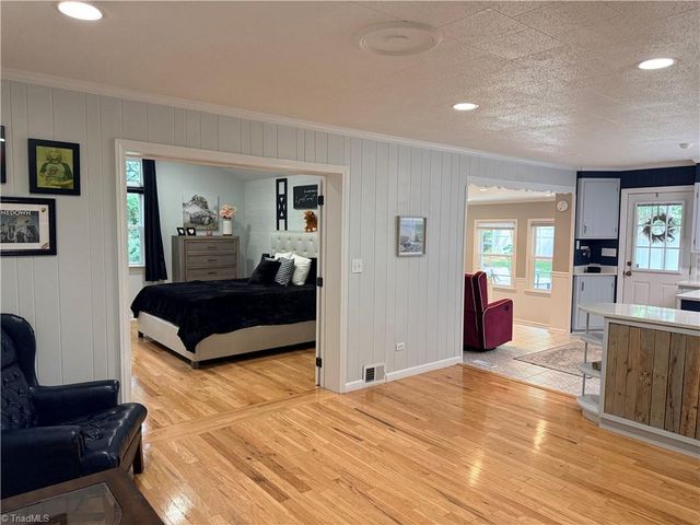 555 Shady Lane, Wilkesboro, NC 28697