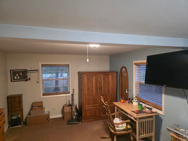 8255 S 900 West Road, San Pierre, IN 46374