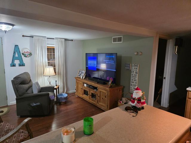 8255 S 900 West Road, San Pierre, IN 46374