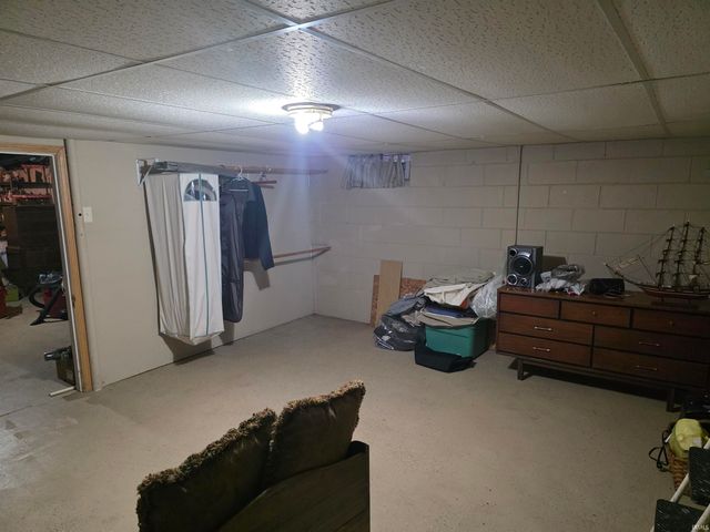 8255 S 900 West Road, San Pierre, IN 46374