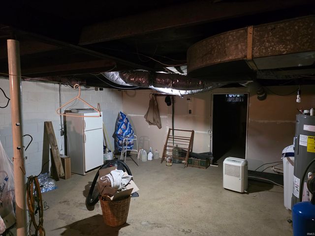 8255 S 900 West Road, San Pierre, IN 46374