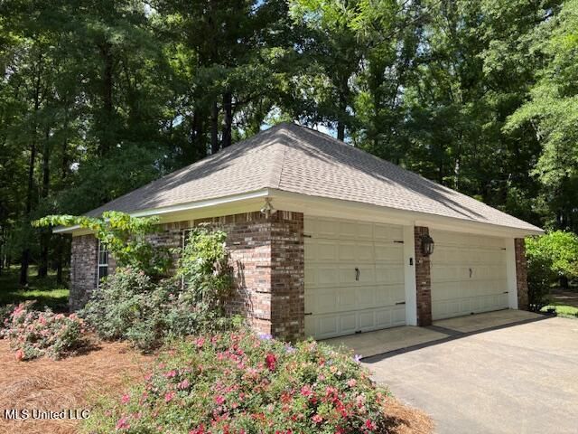 2205 E Third Street, Forest, MS 39074