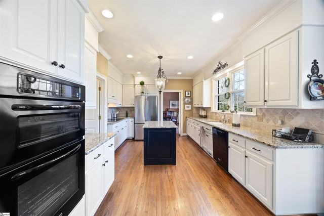 104 Laurel Oak Trail, Simpsonville, SC 29681