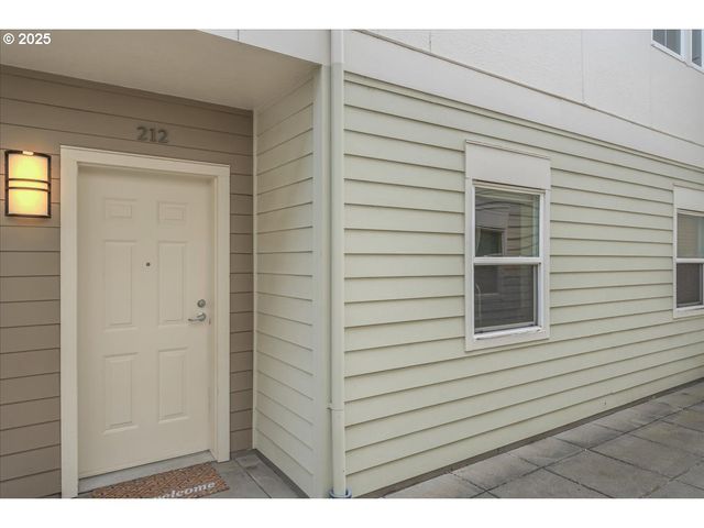 10606 Se MAIN St 212, Milwaukie, OR 97222