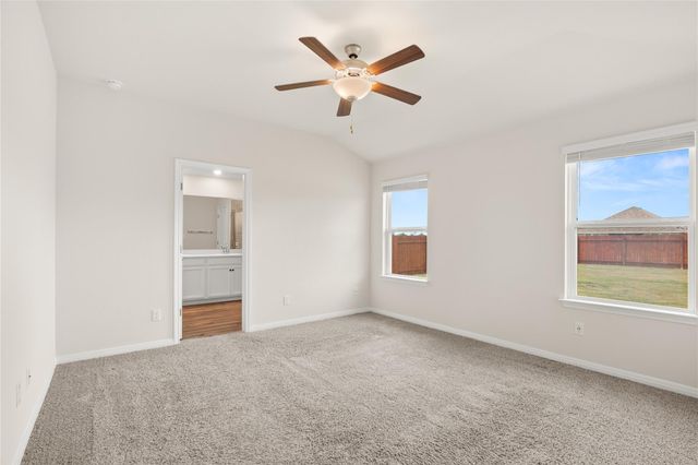 105 Saviano RD, Hutto, TX 78634