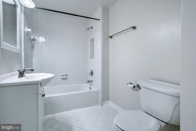 1930 18th St NW Apt B1, Washington, DC 20009