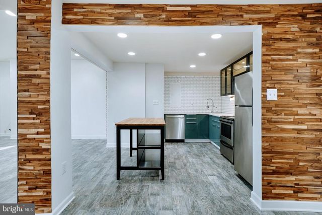 1930 18th St NW Apt B1, Washington, DC 20009