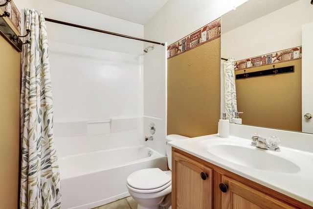 58 Avenida Jardin, Los Lunas, NM 87031