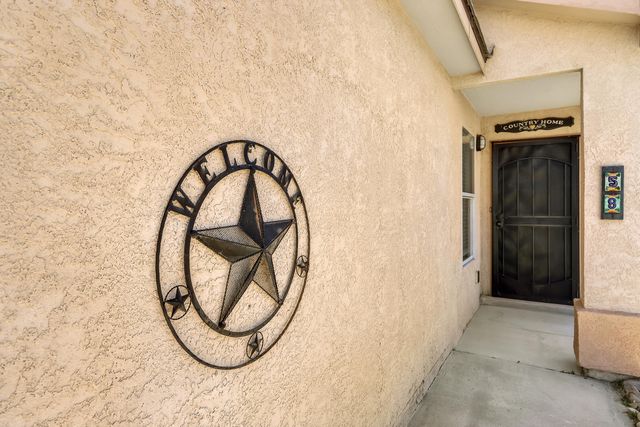 58 Avenida Jardin, Los Lunas, NM 87031