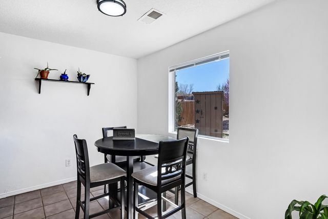 58 Avenida Jardin, Los Lunas, NM 87031