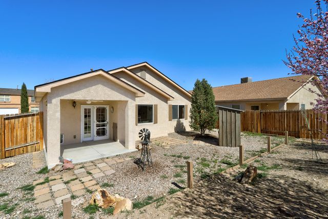 58 Avenida Jardin, Los Lunas, NM 87031