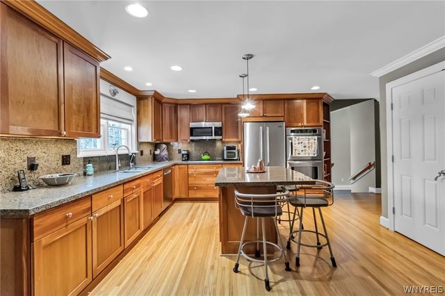 44 Parkwood Drive, Amherst, NY 14226