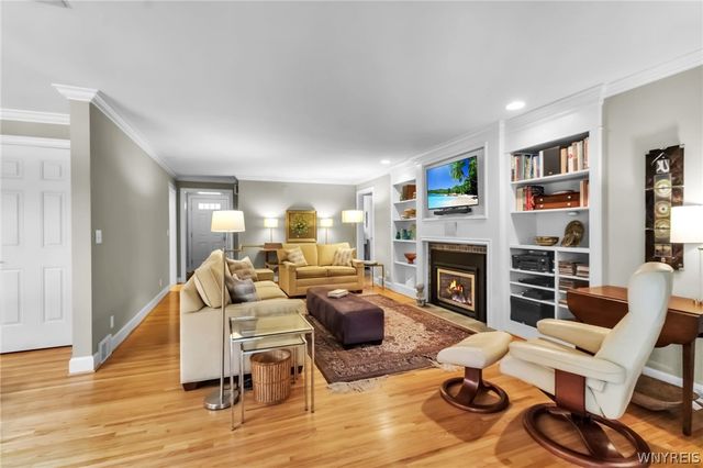 44 Parkwood Drive, Amherst, NY 14226