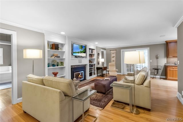 44 Parkwood Drive, Amherst, NY 14226