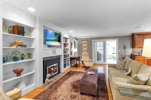 44 Parkwood Drive, Amherst, NY 14226