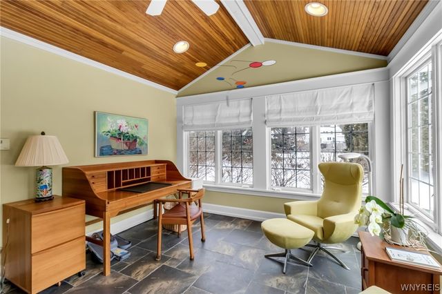 44 Parkwood Drive, Amherst, NY 14226