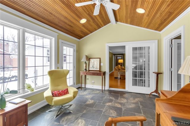 44 Parkwood Drive, Amherst, NY 14226