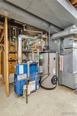 44 Parkwood Drive, Amherst, NY 14226