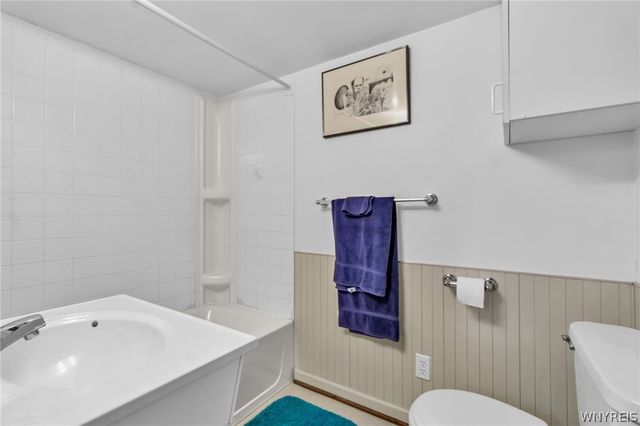 44 Parkwood Drive, Amherst, NY 14226