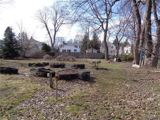 44 Parkwood Drive, Amherst, NY 14226